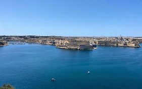 Superb 3 Bedroom Apartment In Valletta