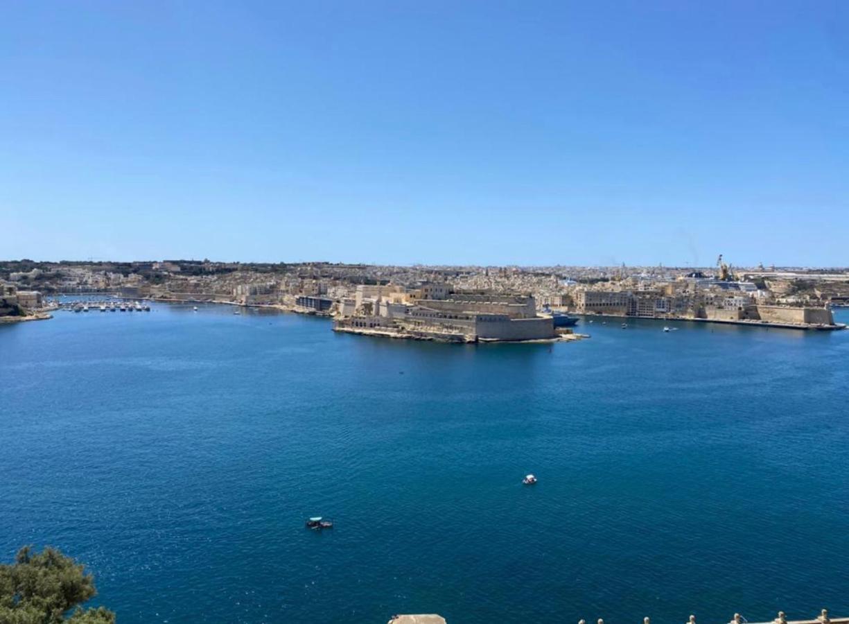 Superb 3 Bedroom Apartment In Valletta Exterior photo